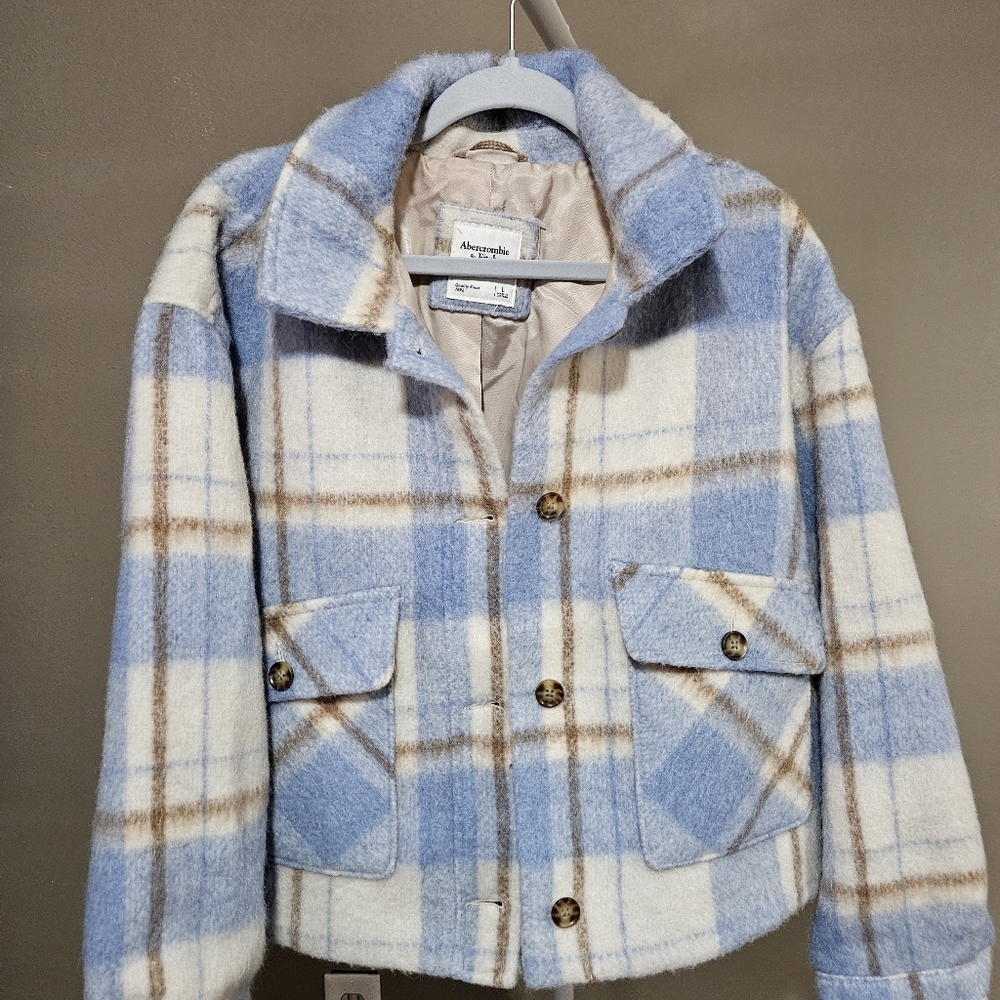 Abercrombie & Fitch Women's Blue and Cream Plaid Teddy Jacket Size L